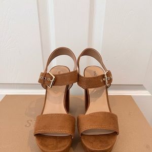 Nine West Sandal - Tan